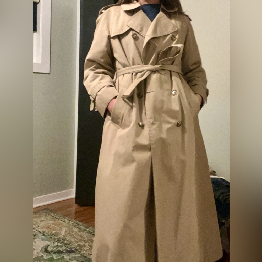 Classic VINTAGE London Fog Tan Women's Lined Trench Coat - Picture 9 of 10